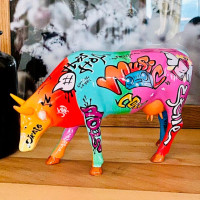 Коллекционная статуэтка Cow Parade корова Hip-hop, Size L 30×9×20 см Коллекционная статуэтка Cow Parade корова Hip-hop, Size L 30×9×20 см