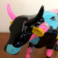 Коллекционная статуэтка Cow Parade корова Amorisada, Size L 30×9×20 см Коллекционная статуэтка Cow Parade корова Amorisada, Size L 30×9×20 см