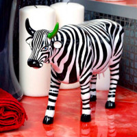 Коллекционная статуэтка Cow Parade корова The Greenhorn, Size L 30×9×20 см Коллекционная статуэтка Cow Parade корова The Greenhorn, Size L 30×9×20 см