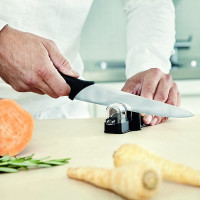 Нож кухонный Fiskars Essential 21 см